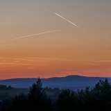 16_Flugzeuge-mit-Kondensstreifen