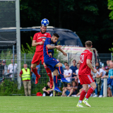 Schindl-Ernst-hoch-oben-zum-Kopfball