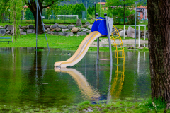 Sch-Ernst-Ueberschwemmung-Spielplatz-Cannobio