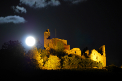 Krebs-Burg-und-Vollmond