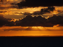 Krebs-hinter-den-Wolken