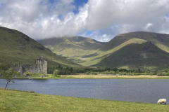 Loch-Awe-Kilchurn-Castle-_Schottland